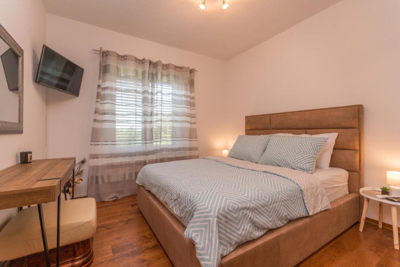 Villa Perini Dvori Donji Zemunik Exteriér fotografie