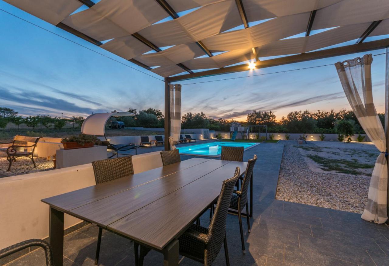Villa Perini Dvori Donji Zemunik Exteriér fotografie