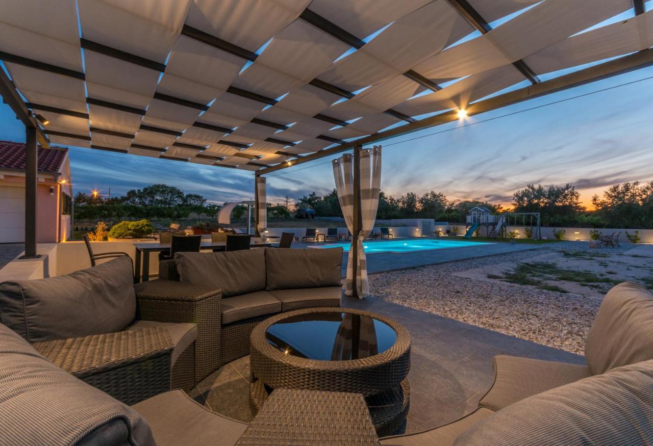 Villa Perini Dvori Donji Zemunik Exteriér fotografie
