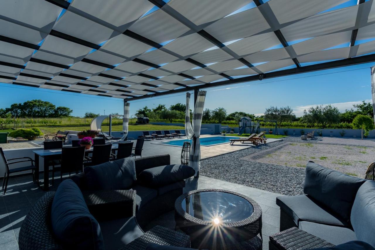 Villa Perini Dvori Donji Zemunik Exteriér fotografie
