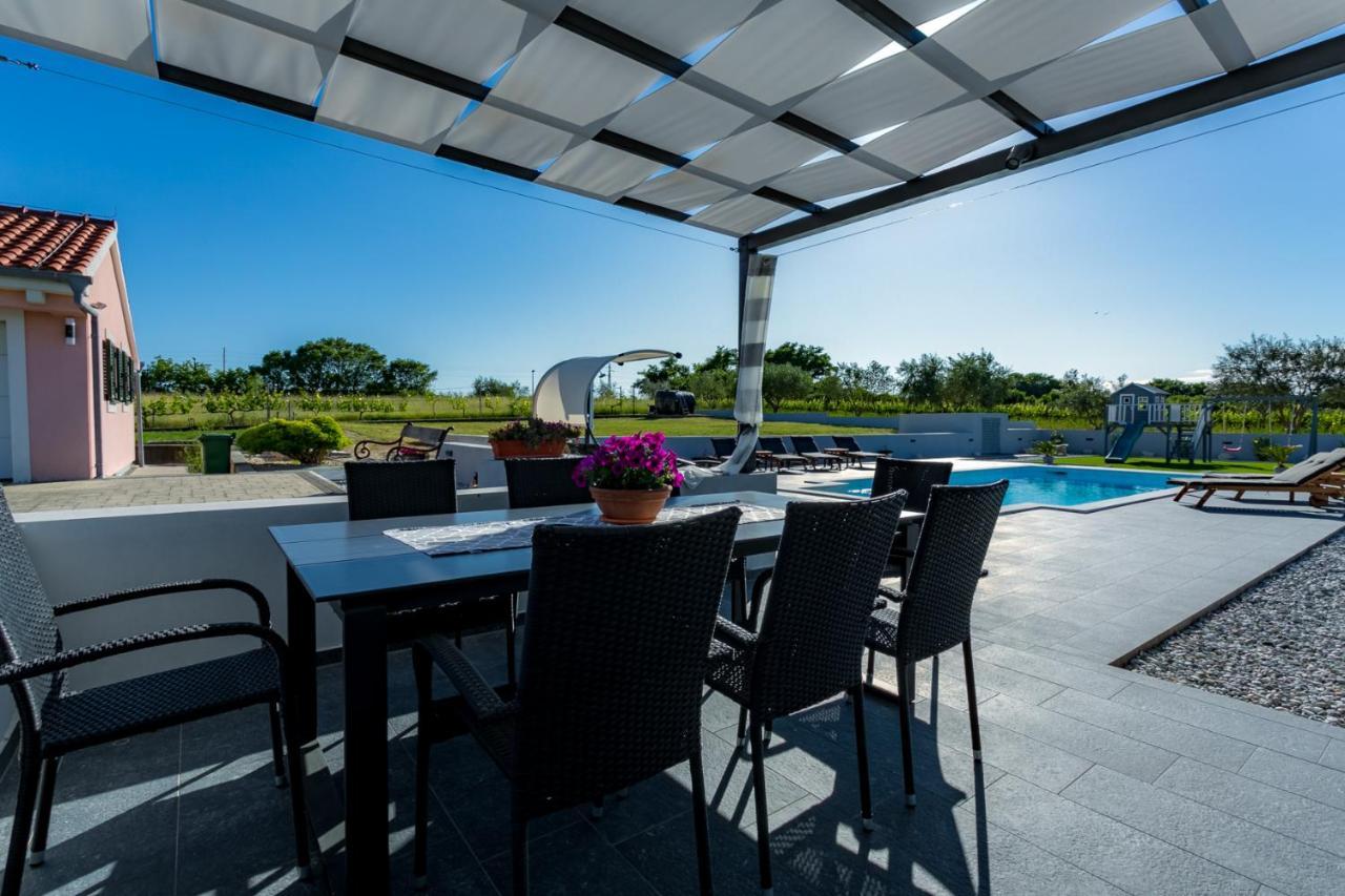 Villa Perini Dvori Donji Zemunik Exteriér fotografie